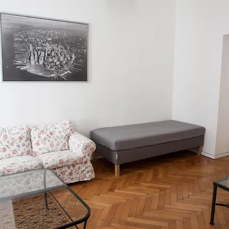 2b Pechackova Family With Balcony By The River Appartement *