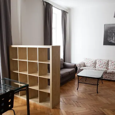 Appartement 2b Pechackova Family With Balcony By The River
