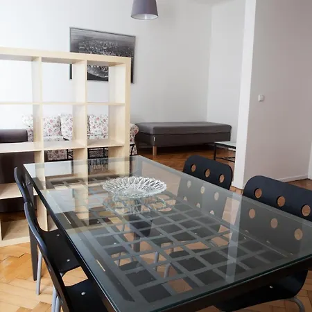 Appartement 2b Pechackova Family With Balcony By The River
