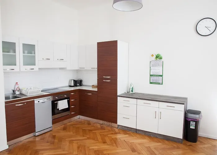 2b Pechackova Family With Balcony By The River Appartement Prague