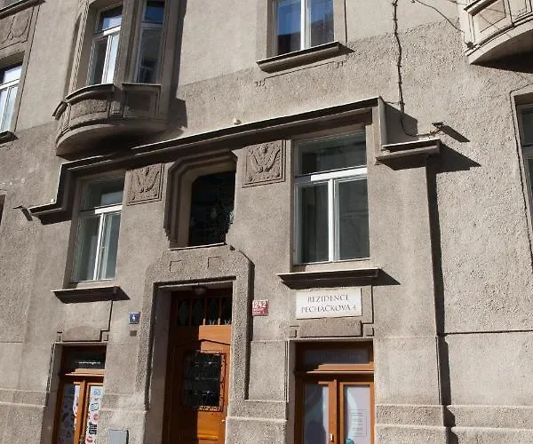 Appartement 2b Pechackova Family With Balcony By The River Prague