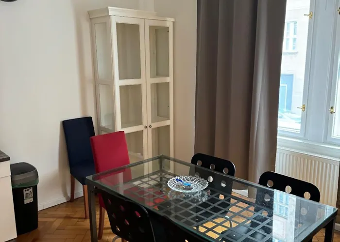 2b Pechackova Family With Balcony By The River Appartement *