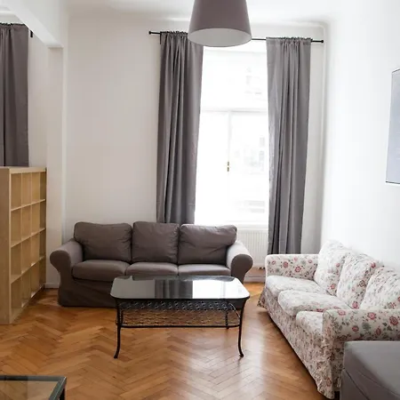 2b Pechackova Family With Balcony By The River Apartament